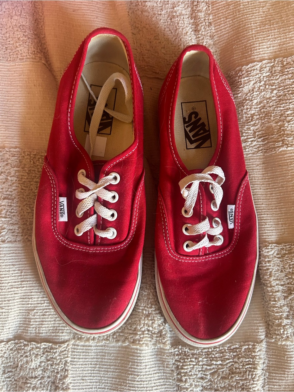 Vans Red Low-Top Canvas Sneakers | Men’s Size 6, Women’s Size 7.5